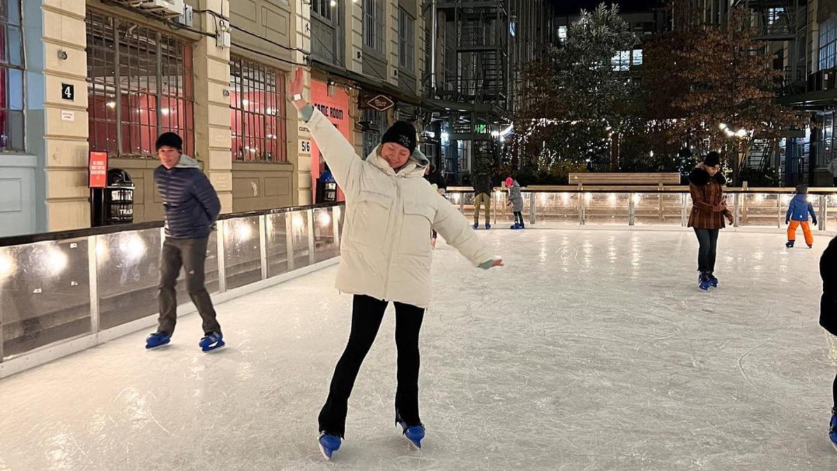 Ice skating rink with amazing views opens under Brooklyn Bridge