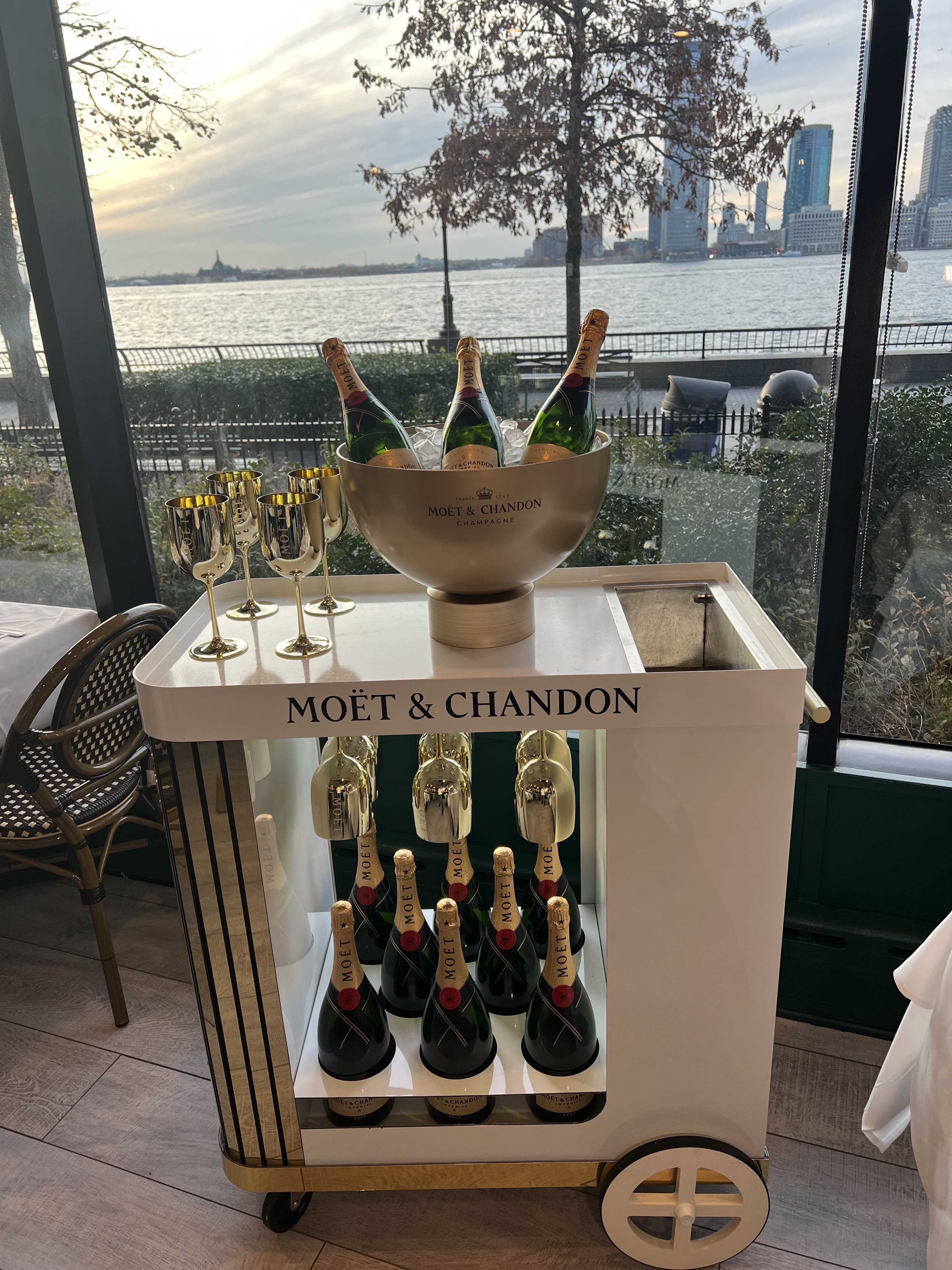 Moët on the Hudson: A Luxe Dining Experience