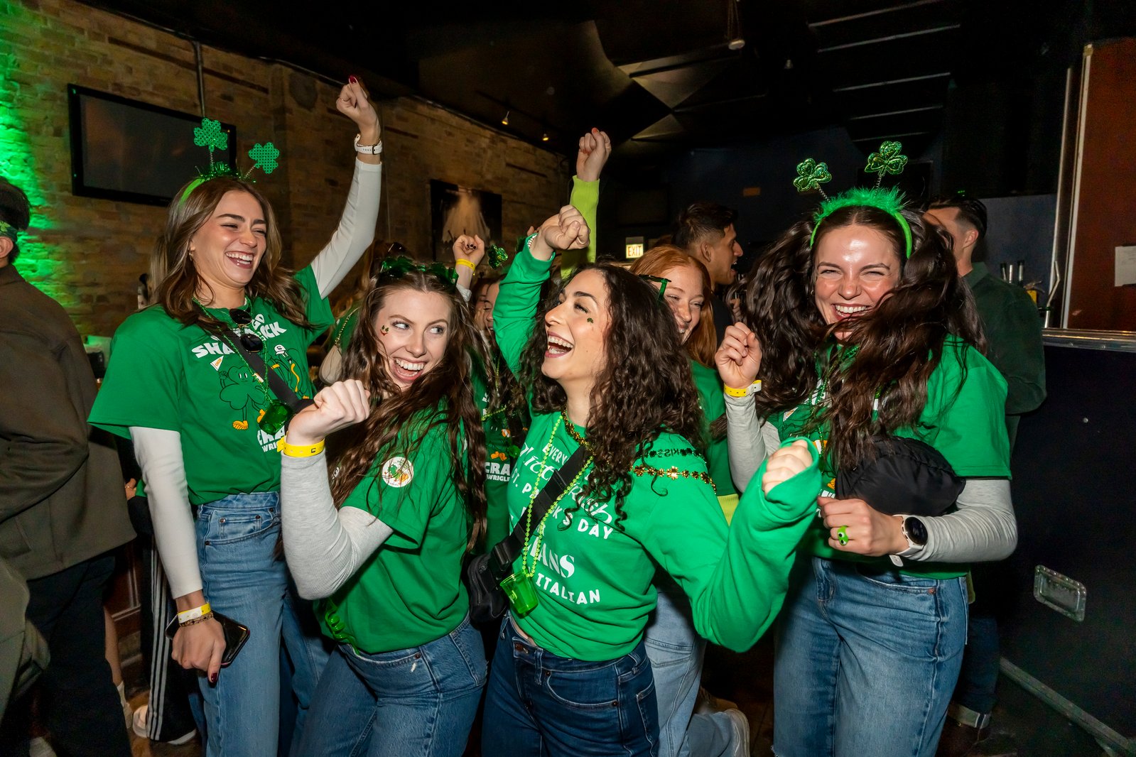 Chicago Shamrock Crawl - Wrigleyville's St. Patrick's Day Bar Crawl (Up ...
